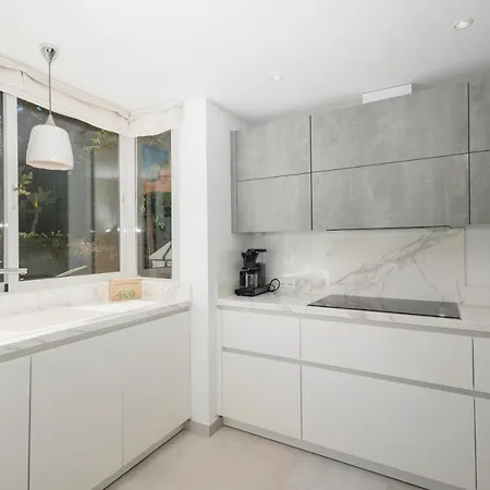 Beachfront With Sea Views, Bahia De בית נופש מארבלה