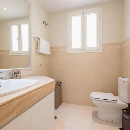 Beachfront With Sea Views, Bahia De בית נופש