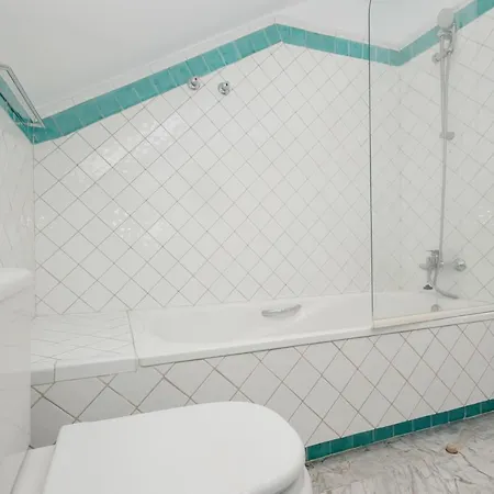 Beachfront With Sea Views, Bahia De מארבלה