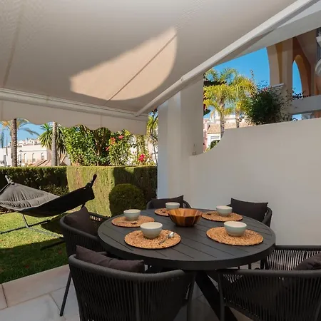 Beachfront With Sea Views, Bahia De בית נופש מארבלה