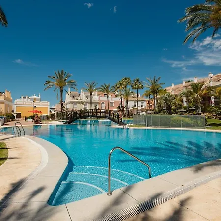 Beachfront With Sea Views, Bahia De מארבלה
